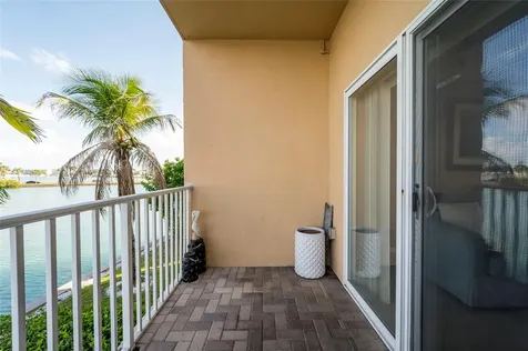 11605 3rd Street E Treasure Island FL 33706