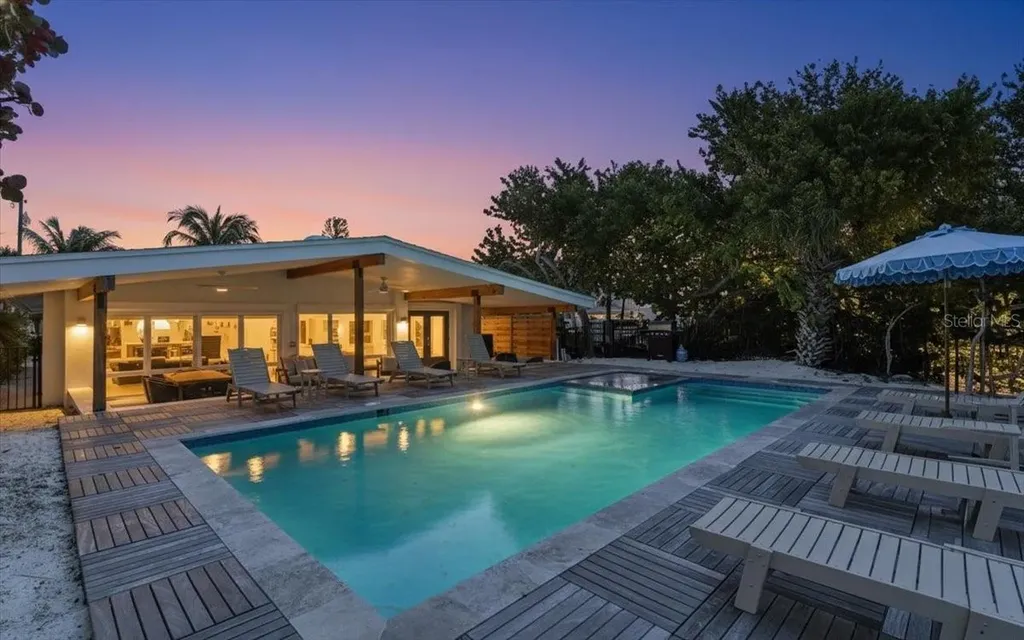102 Tuna Street Anna Maria FL 34216