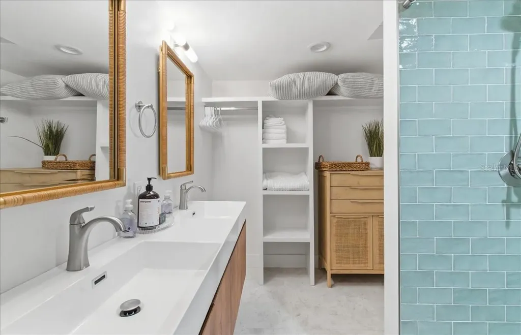 102 Tuna Street Anna Maria FL 34216