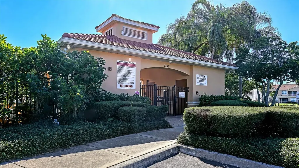 3659 Parkridge Circle Sarasota FL 34243