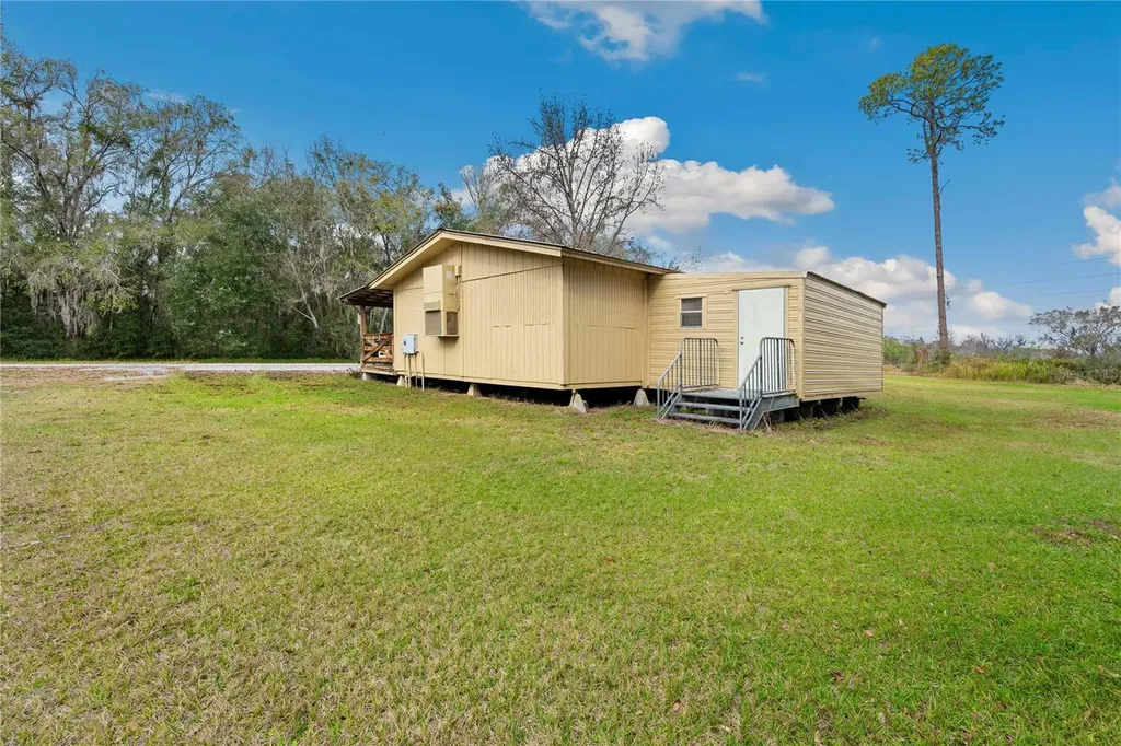 1499 Sr 50 Webster FL 33597