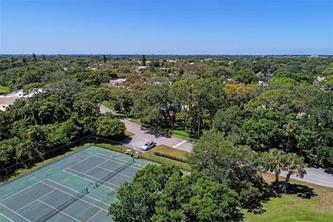 645 Woodlawn Drive Bradenton FL 34210