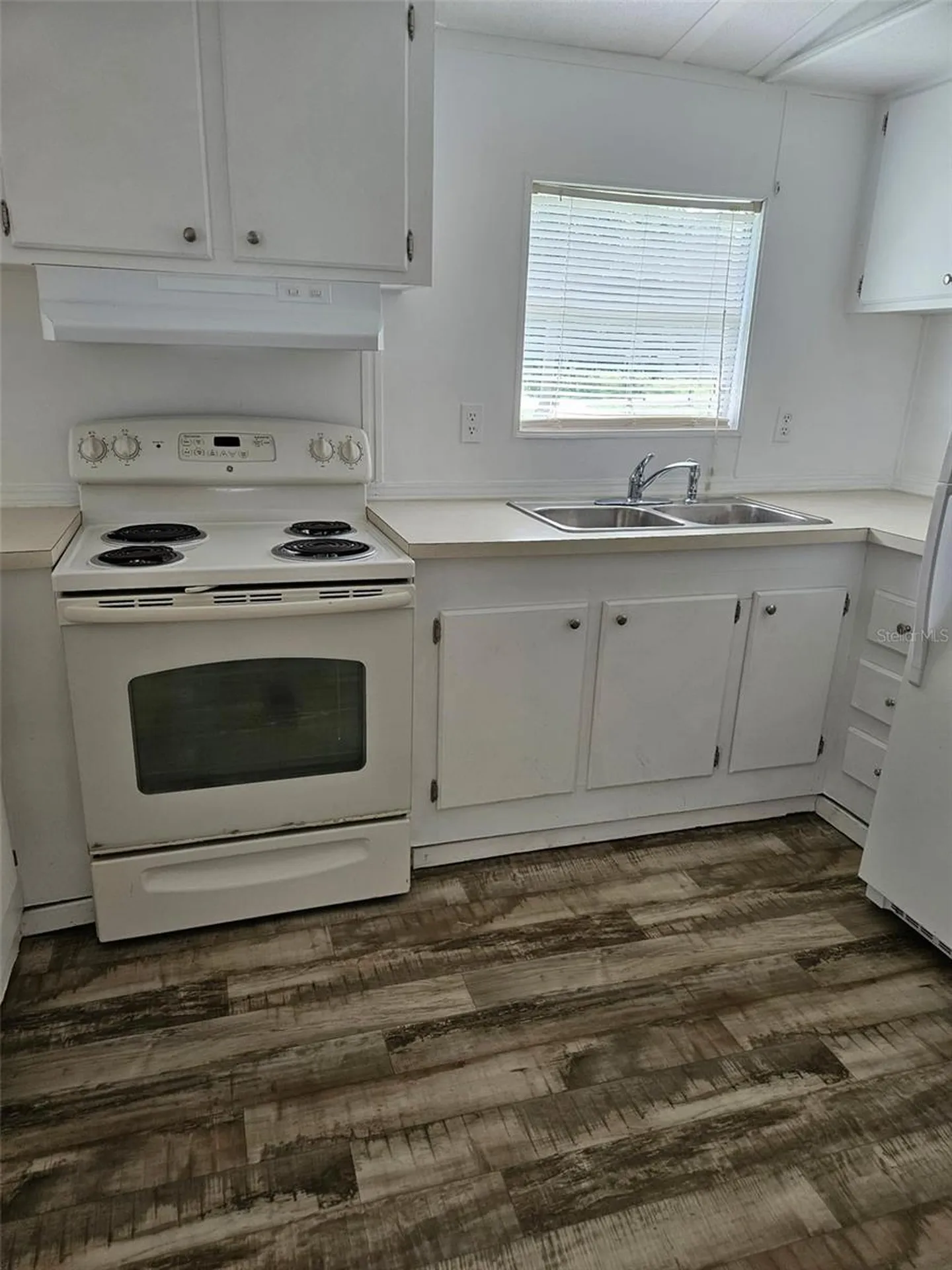 2122 Cr 426 Lake Panasoffkee FL 33538