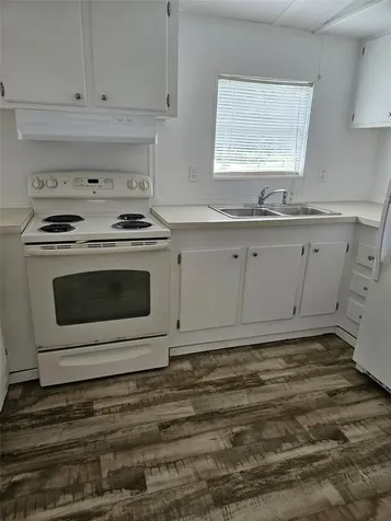 2122 Cr 426 Lake Panasoffkee FL 33538