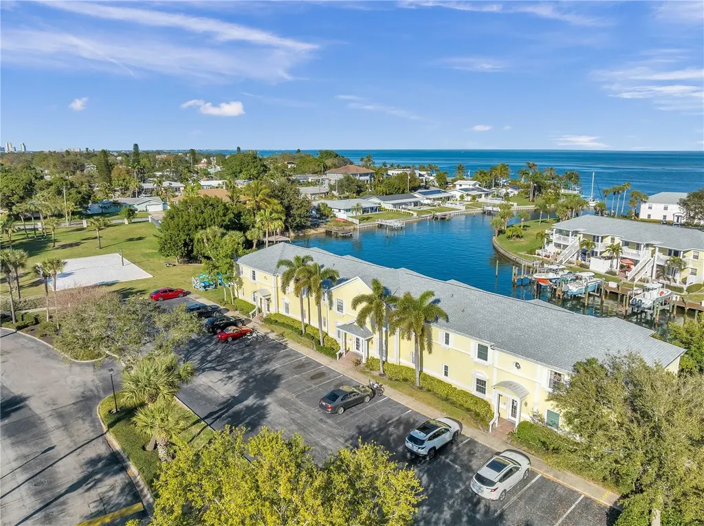 4728 Beach Drive SE St Petersburg FL 33705