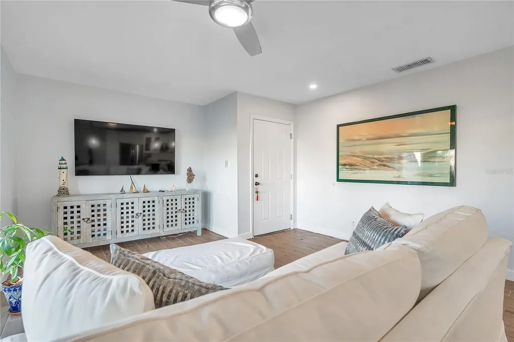 4728 Beach Drive SE St Petersburg FL 33705