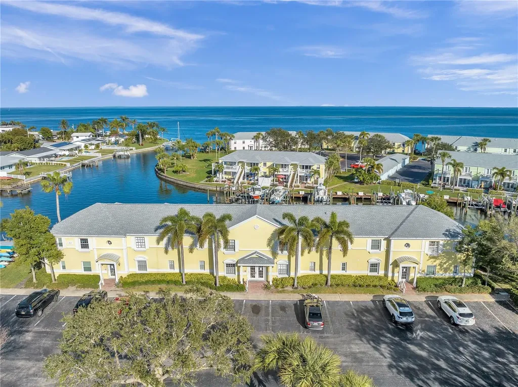 4728 Beach Drive SE St Petersburg FL 33705