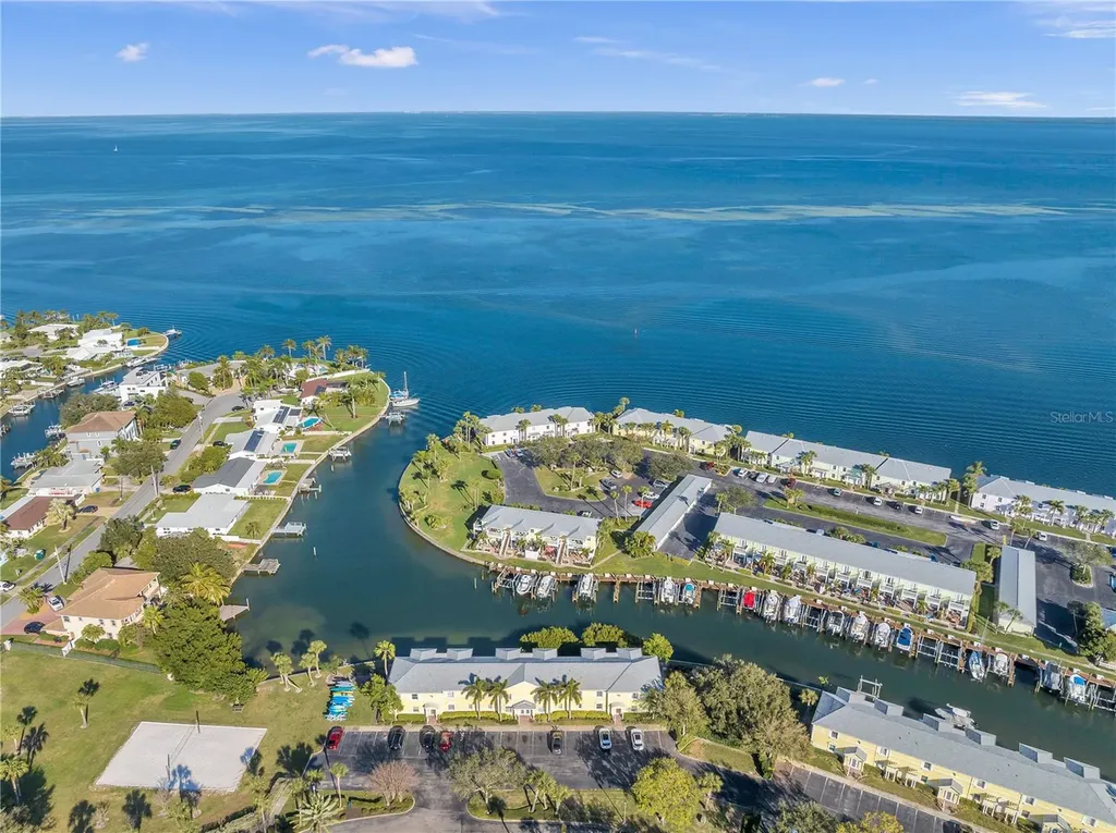 4728 Beach Drive SE St Petersburg FL 33705