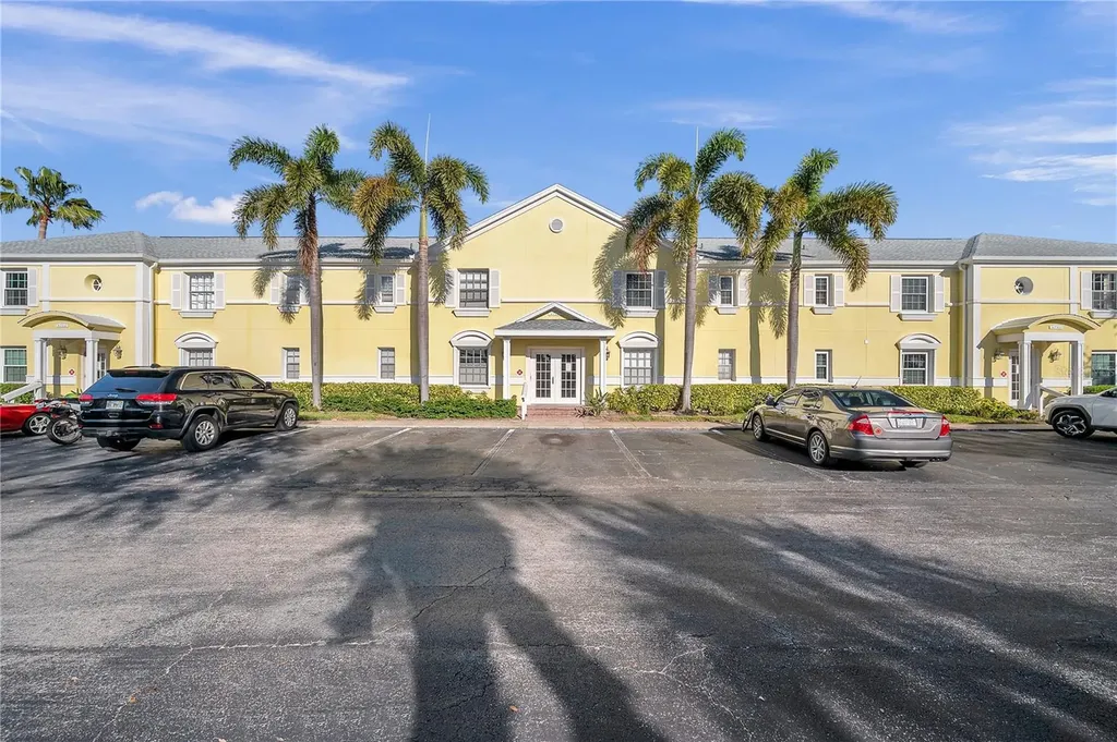 4728 Beach Drive SE St Petersburg FL 33705