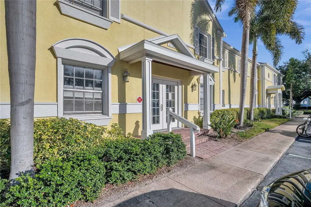 4728 Beach Drive SE St Petersburg FL 33705