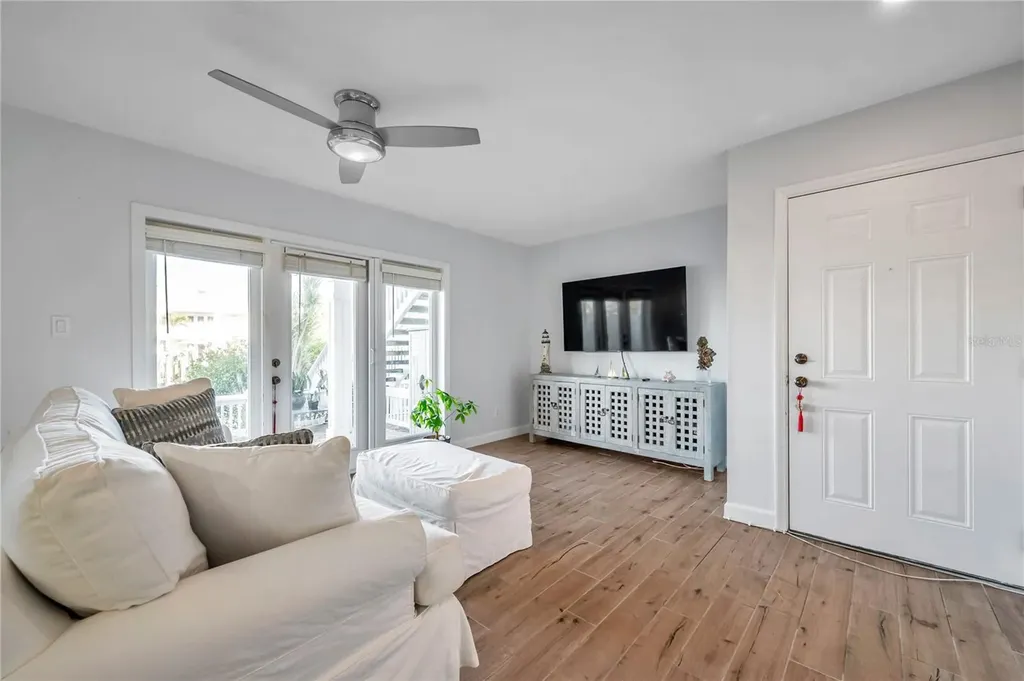 4728 Beach Drive SE St Petersburg FL 33705