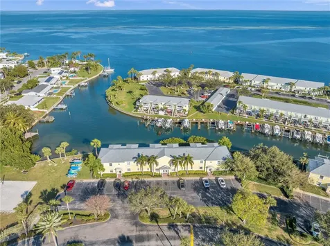 4728 Beach Drive SE St Petersburg FL 33705