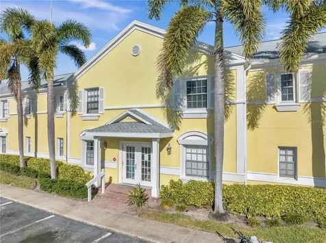 4728 Beach Drive SE St Petersburg FL 33705