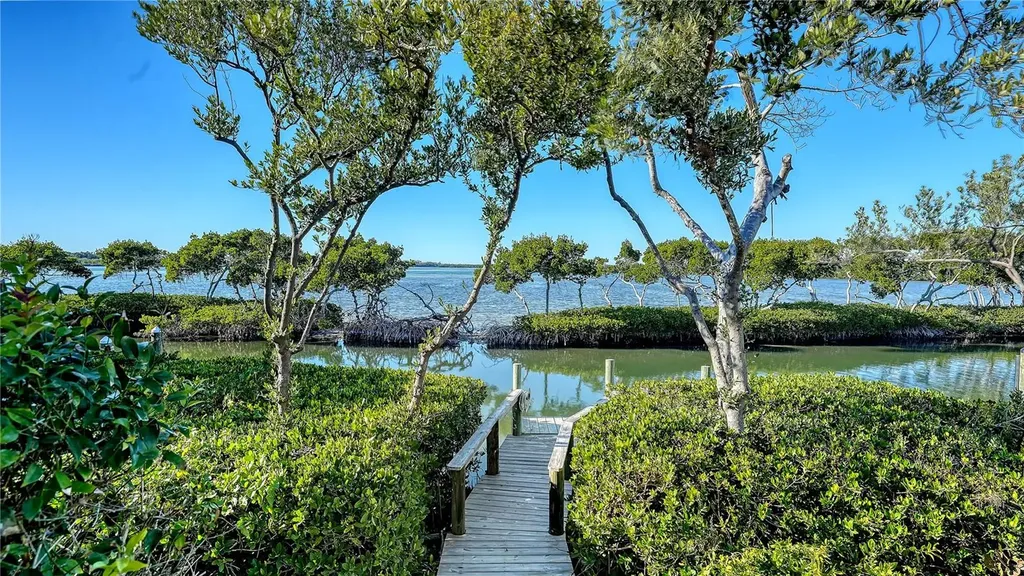 3548 Fair Oaks Lane Longboat Key FL 34228