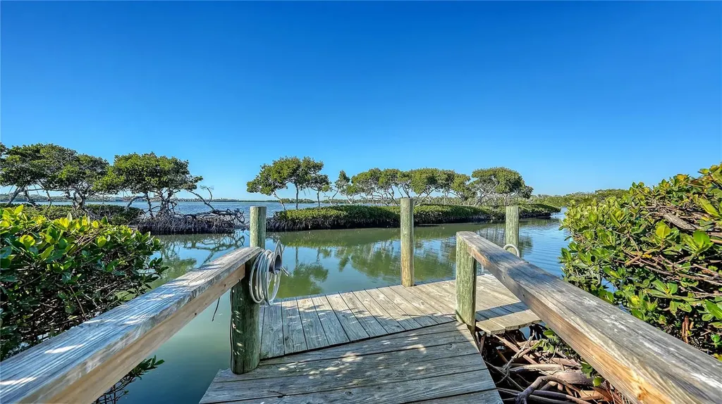 3548 Fair Oaks Lane Longboat Key FL 34228