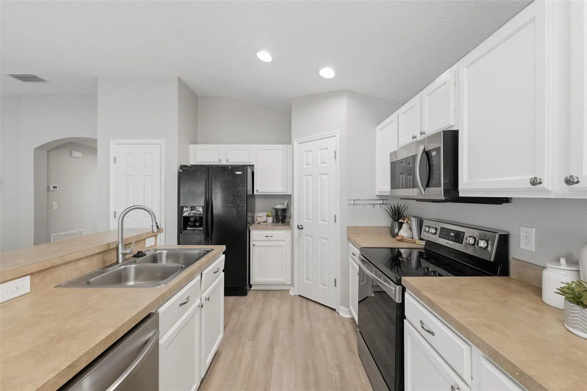 6039 Desert Peace Avenue Land O Lakes FL 34639