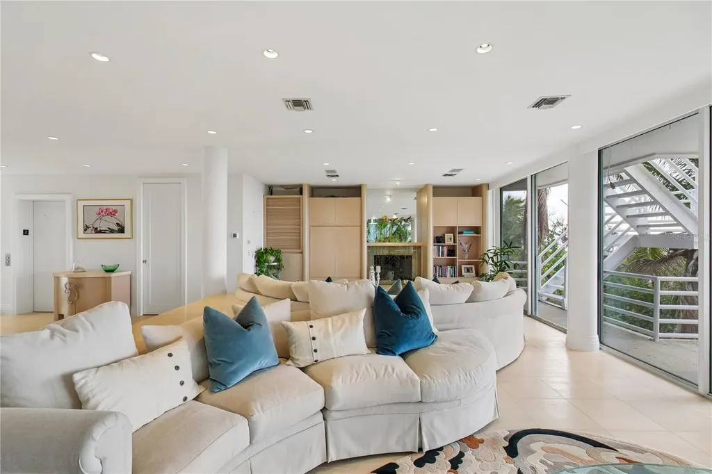 648 Beach Road Sarasota FL 34242