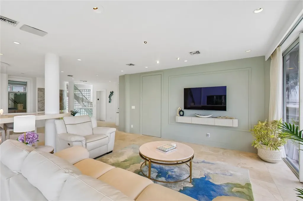 648 Beach Road Sarasota FL 34242