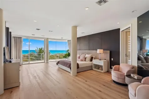 648 Beach Road Sarasota FL 34242