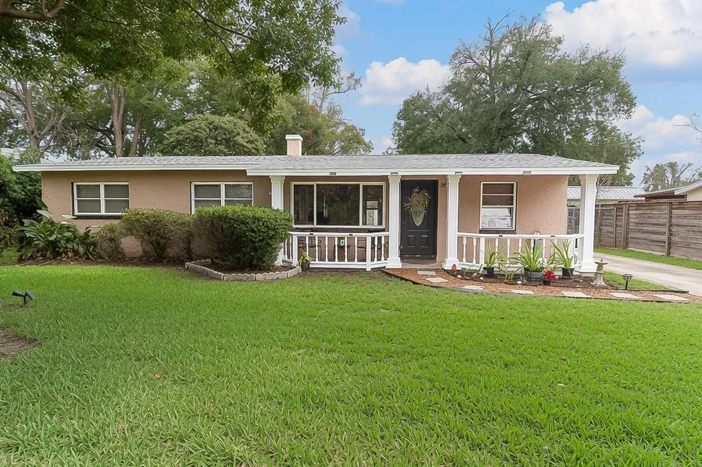 2606 E Crystal Lake Avenue Orlando FL 32806