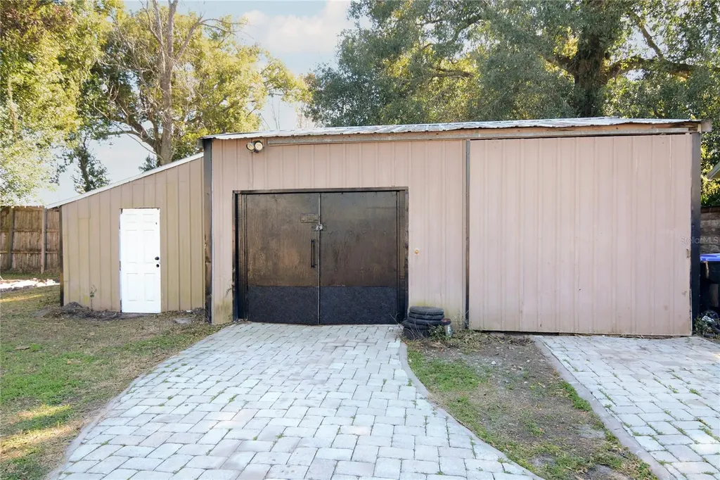 2606 E Crystal Lake Avenue Orlando FL 32806