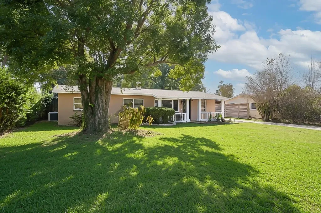 2606 E Crystal Lake Avenue Orlando FL 32806