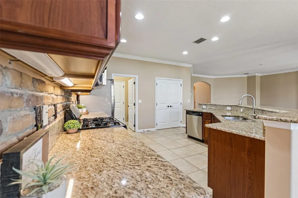 1627 Victoria Gardens Drive Deland FL 32724