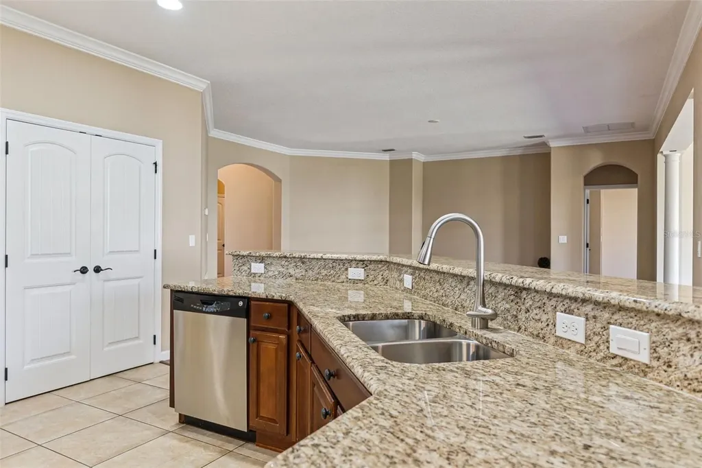 1627 Victoria Gardens Drive Deland FL 32724