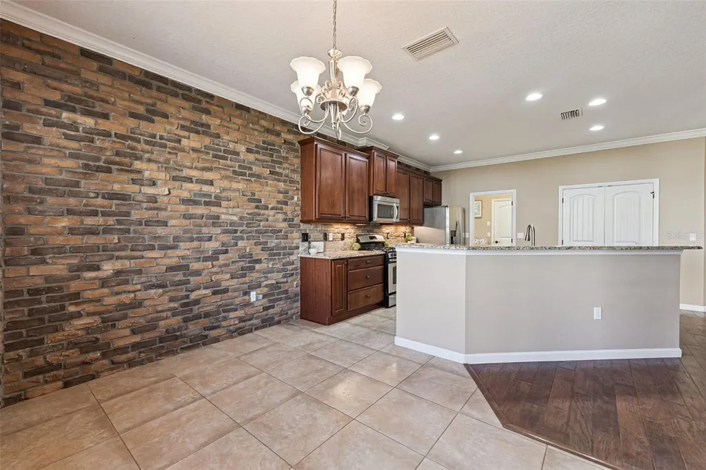 1627 Victoria Gardens Drive Deland FL 32724