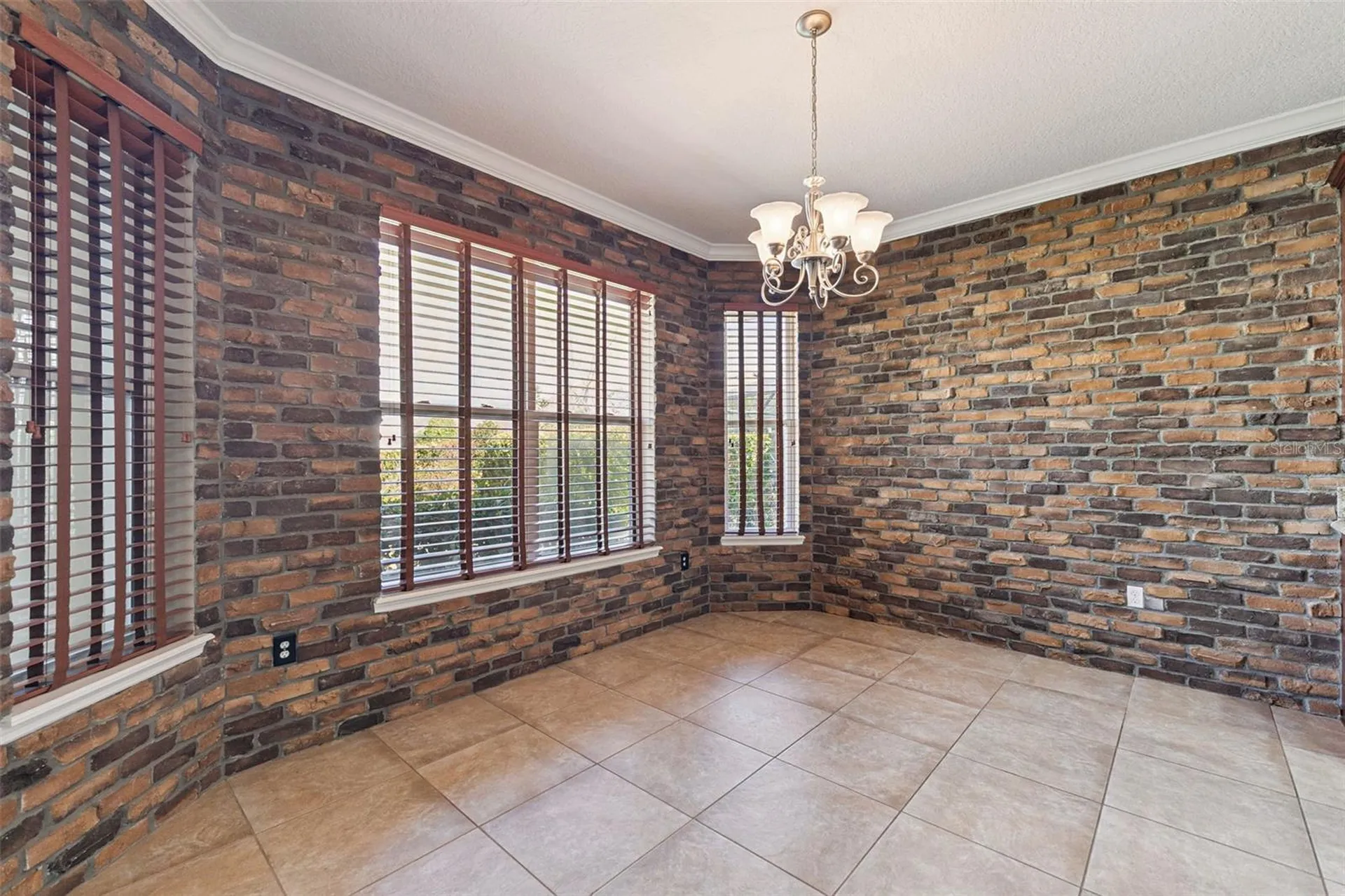 1627 Victoria Gardens Drive Deland FL 32724