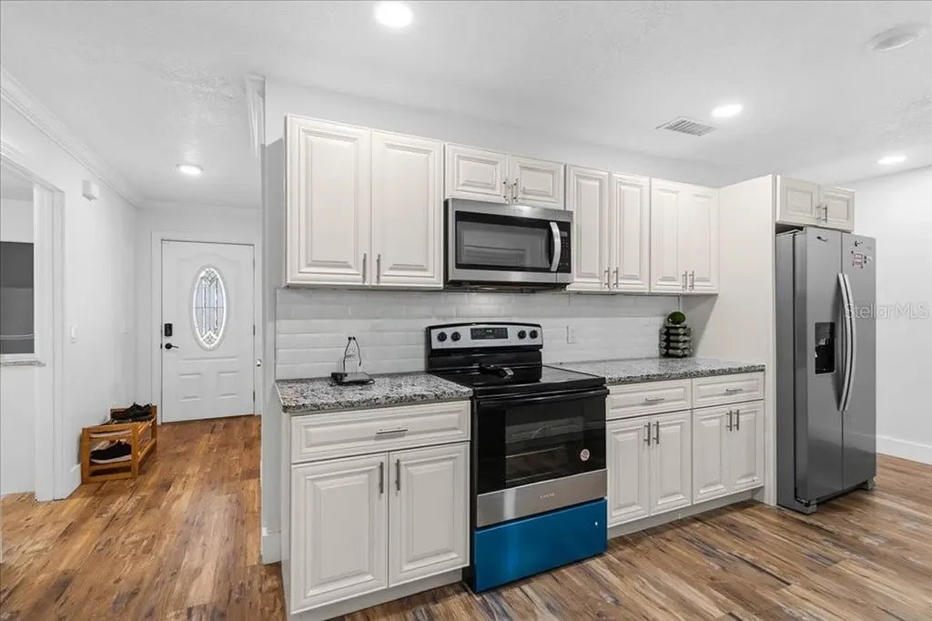 2090 8th Avenue Deland FL 32724
