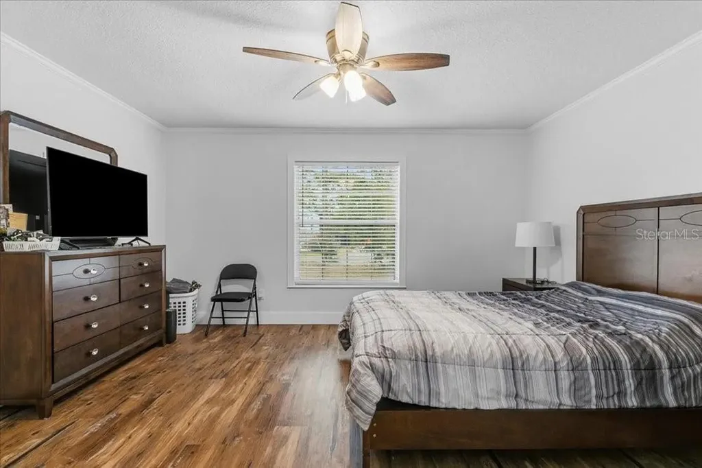 2090 8th Avenue Deland FL 32724
