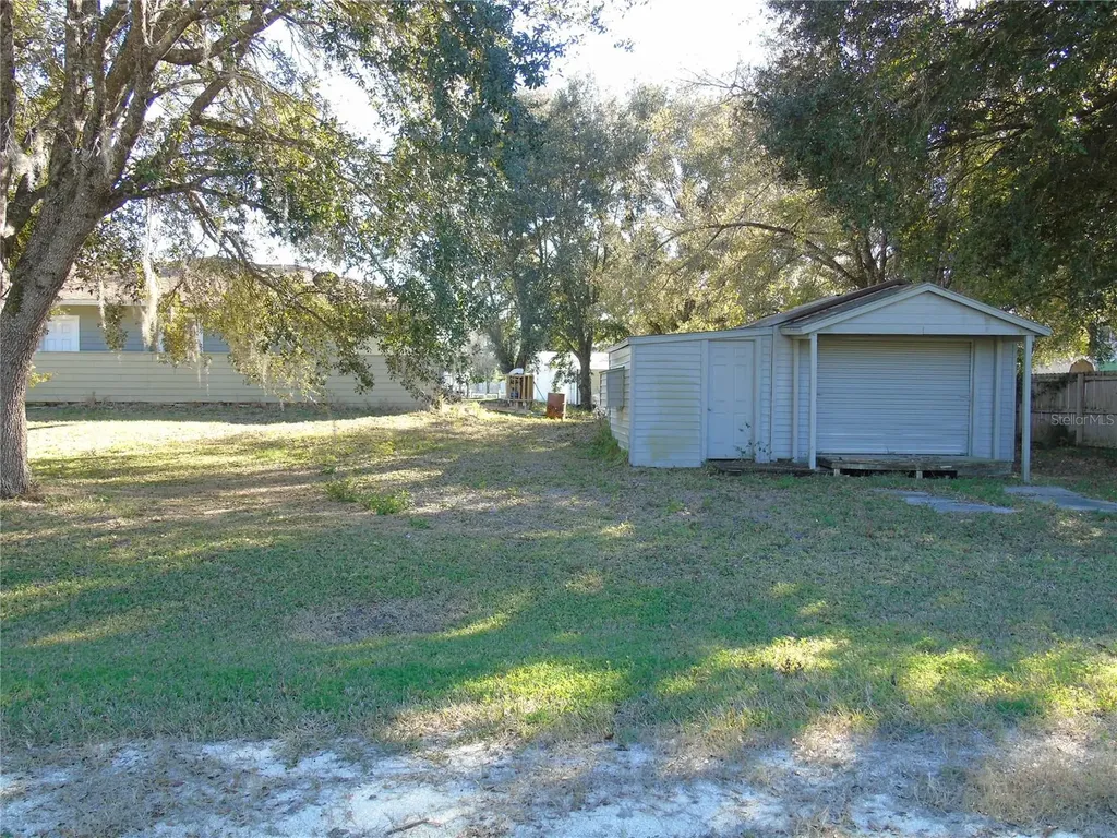 2090 8th Avenue Deland FL 32724