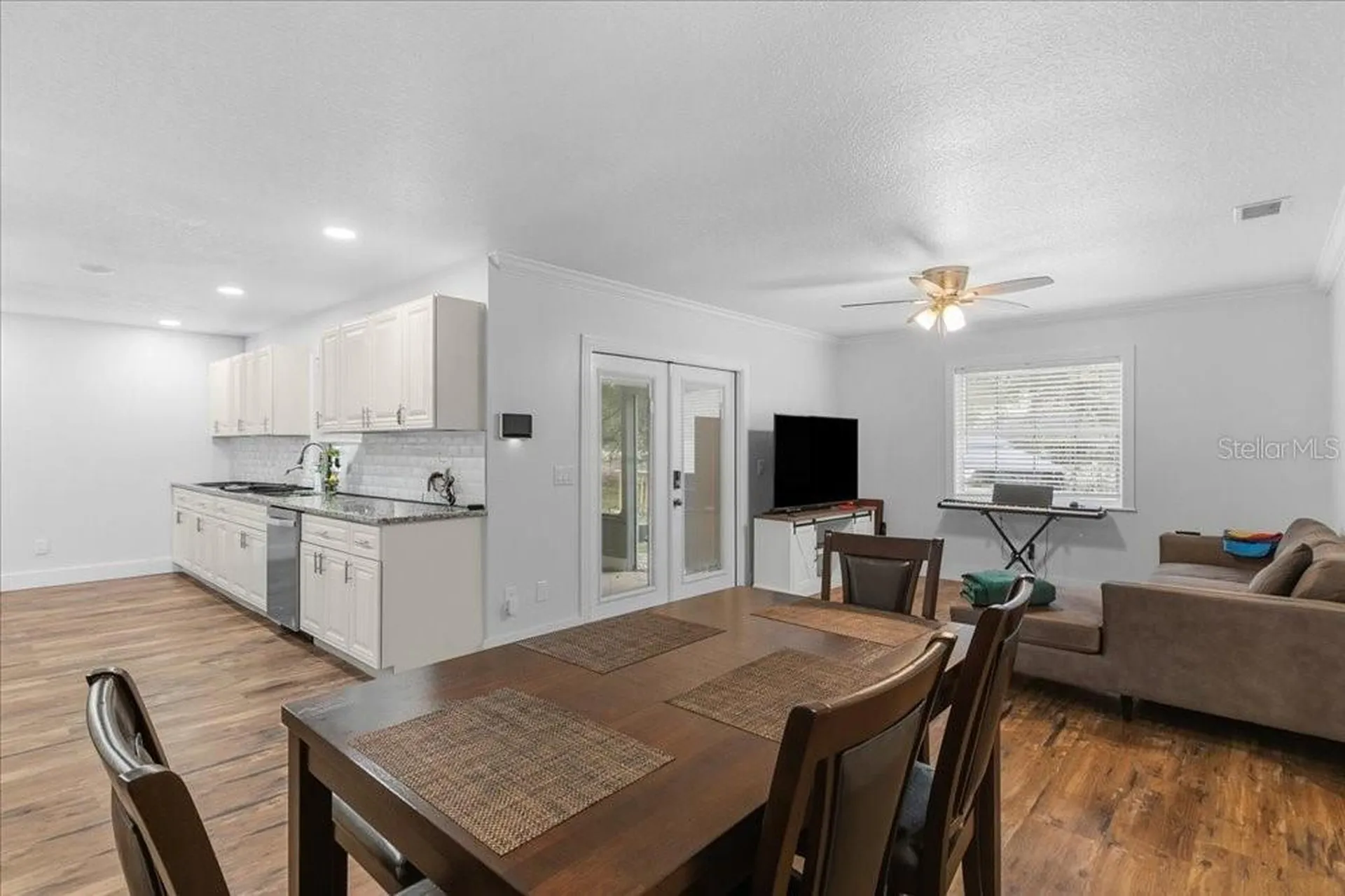 2090 8th Avenue Deland FL 32724