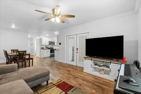 2090 8th Avenue Deland FL 32724