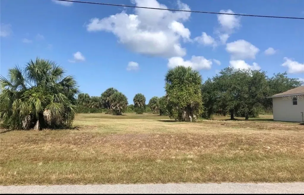 215 W Pine Valley Lane Rotonda West FL 33947