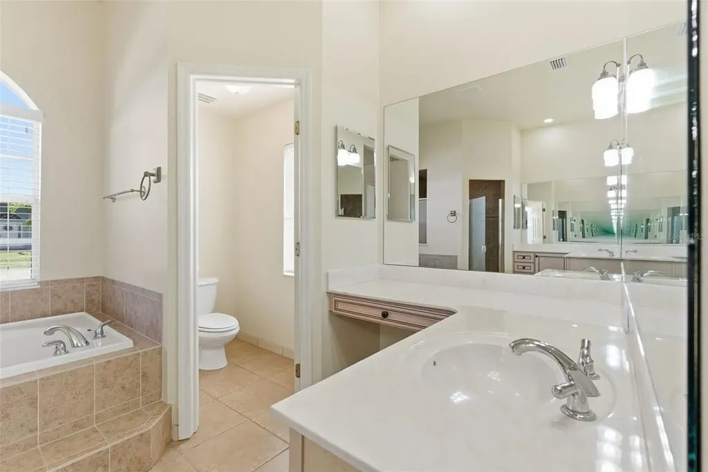 915 Vista Verde Lane Sun City Center FL 33573