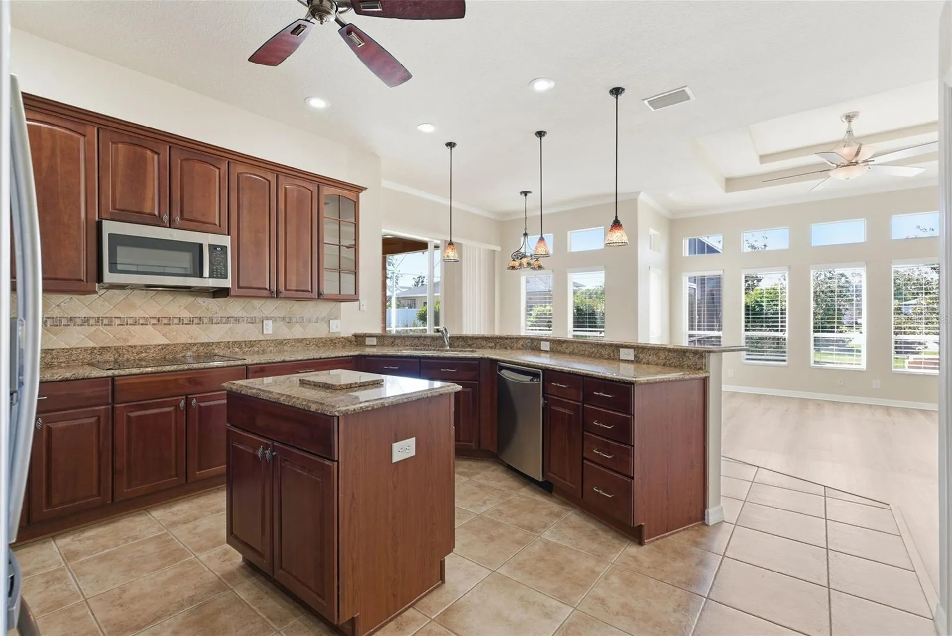 915 Vista Verde Lane Sun City Center FL 33573