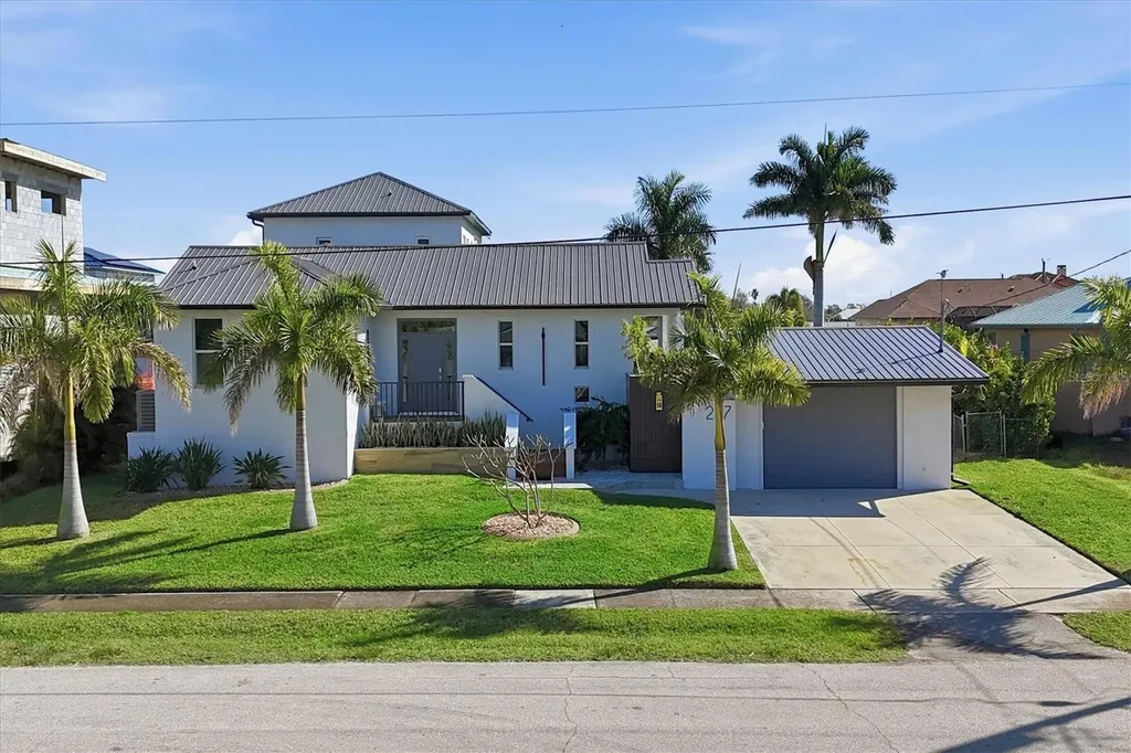 217 Bangsberg Road SE Port Charlotte FL 33952