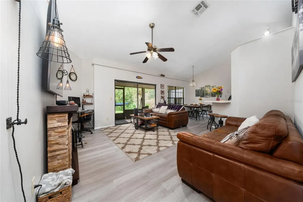 2425 Pewter Court Orlando FL 32837