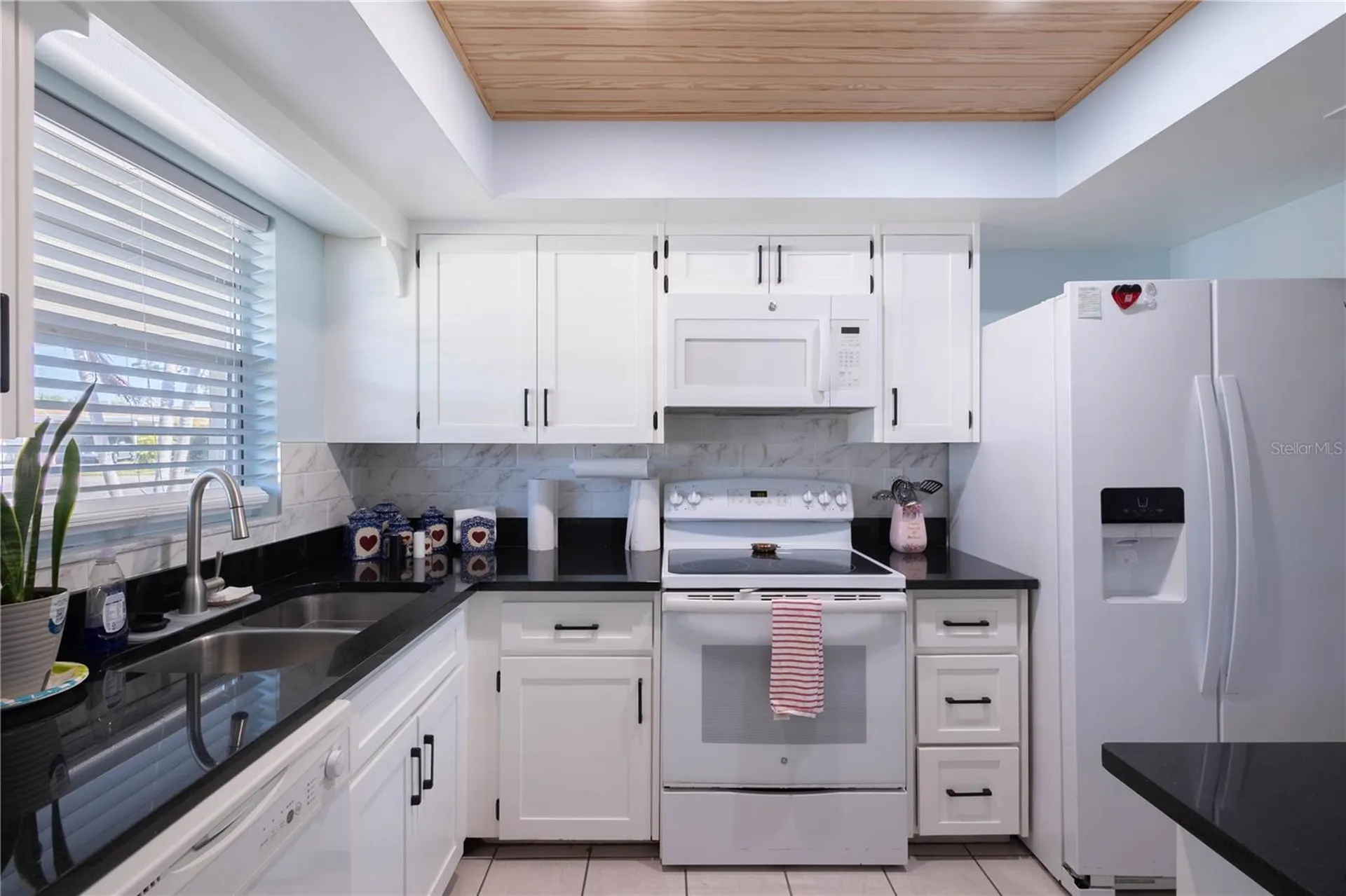 676 Park Circle Bradenton FL 34207