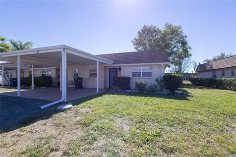 676 Park Circle Bradenton FL 34207