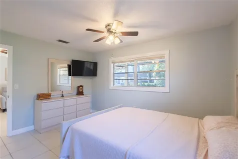 676 Park Circle Bradenton FL 34207