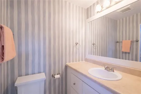 676 Park Circle Bradenton FL 34207