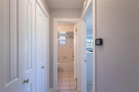676 Park Circle Bradenton FL 34207