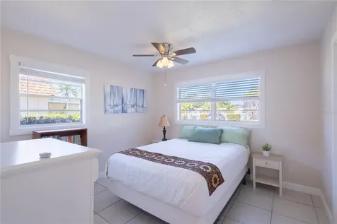 676 Park Circle Bradenton FL 34207