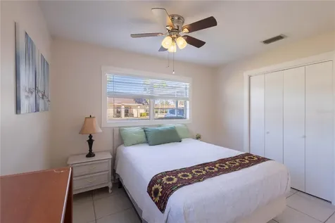 676 Park Circle Bradenton FL 34207