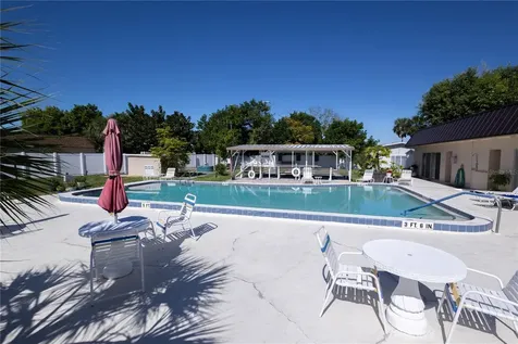 676 Park Circle Bradenton FL 34207