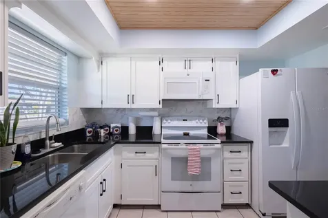 676 Park Circle Bradenton FL 34207