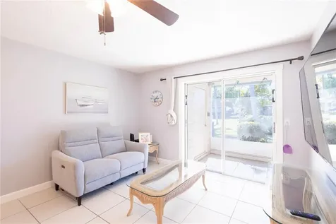 676 Park Circle Bradenton FL 34207